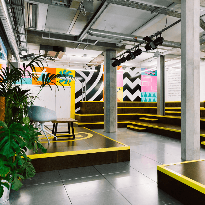 Huckletree-shoreditch-auditorium