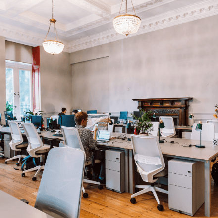 public-hall-westminster-workspace-desks