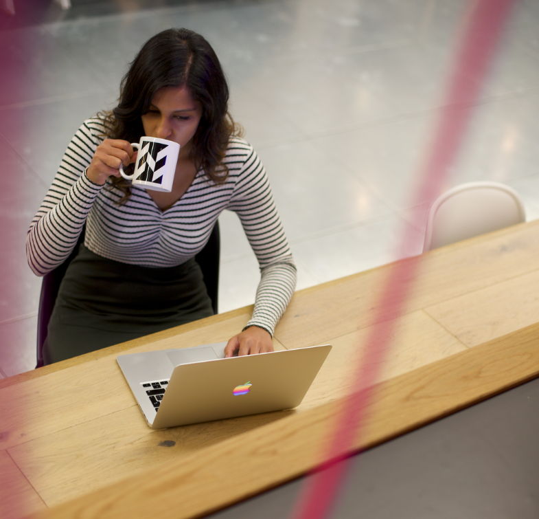 huckletree-shoreditch-woman-working-workspace